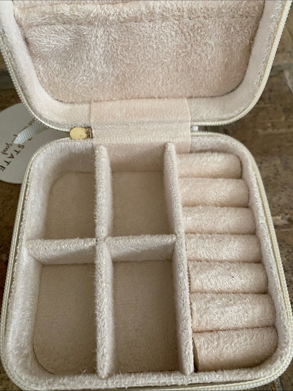 Altar'd State White and Blue Floral Travel Jewelry Case - Picture 6 of 8